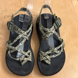 Chaco Women's Z Cloud X2 Sandals with Green & Cream Straps.  Size 7